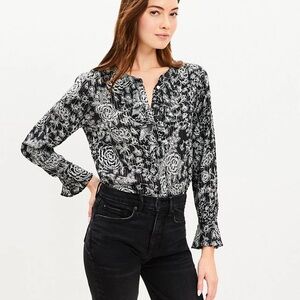 Ann Taylor Women’s Floral Black & White Sheer Button Down Blouse Size Large